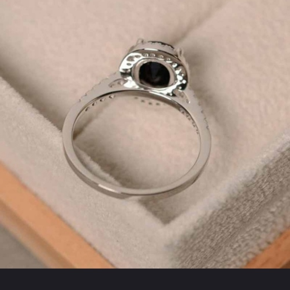 Blue Topaz Sterling Silver Ring - Picture 3 of 8